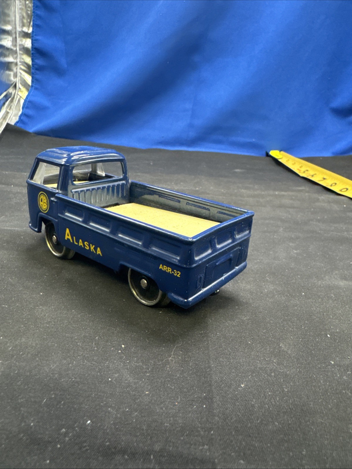 MTH 30-2551 OPERATING VOLKSWAGEN INSPECTION TRUCK ALASKA # ARR-32 VW O GAUGE B4B