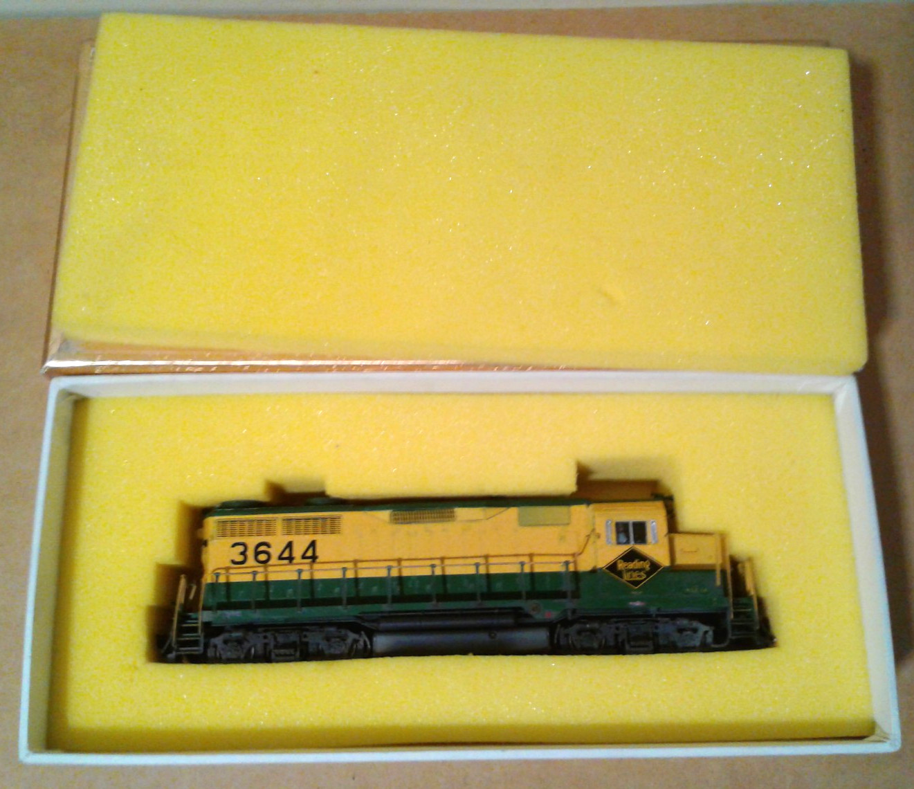 HO SCALE BRASS ORIENTAL LIMITED EMD GP35 READING RDG #3644 DCC