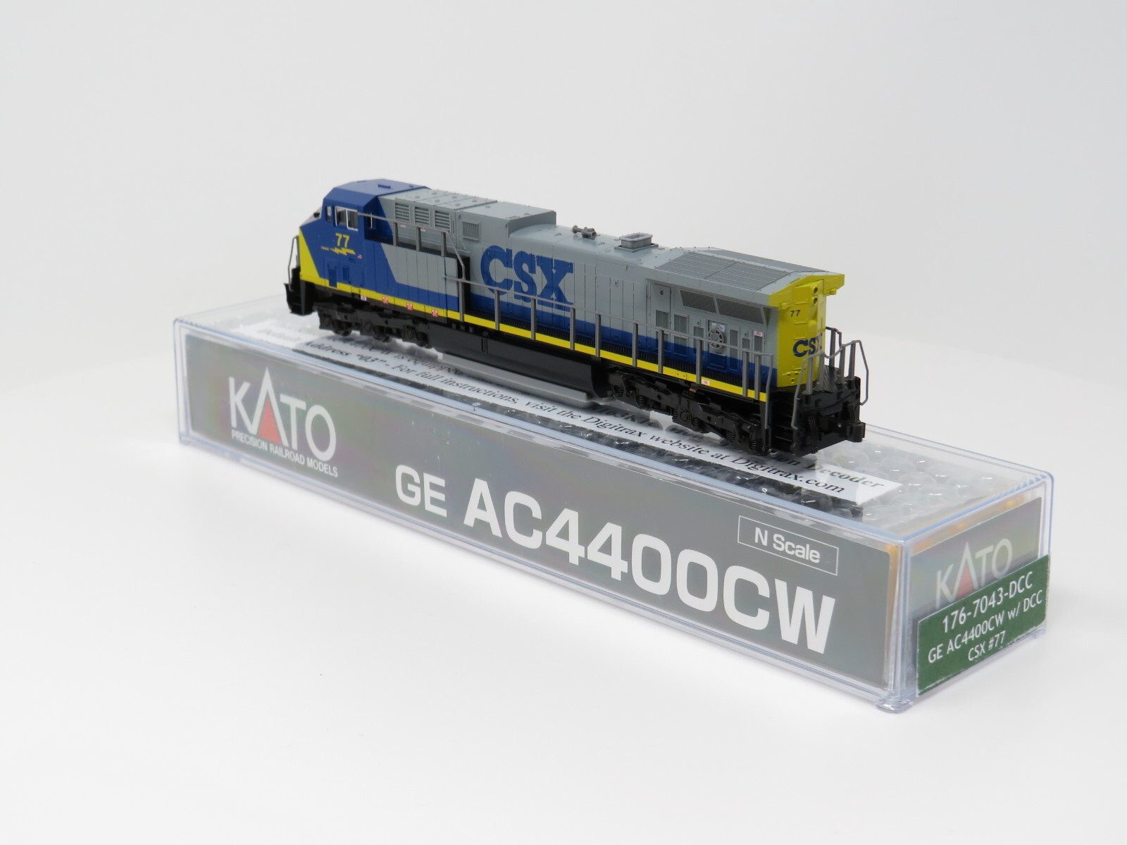 Kato N 176-7043-DCC CSX GE AC4400CW Diesel Locomotive Freight Train