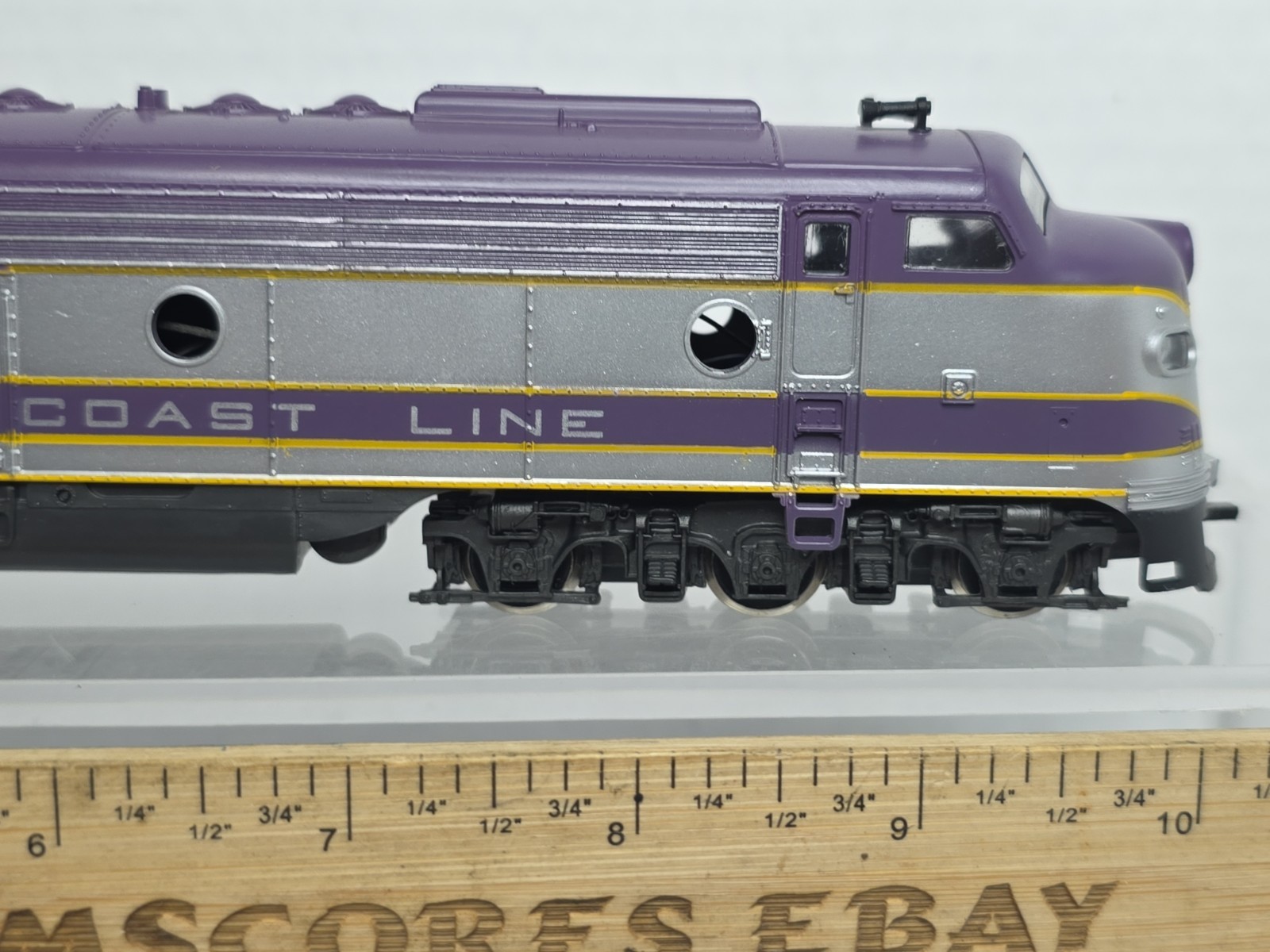 AHM/Mehano HO Scale ACL Atlantic Coast Line E8 Diesel Loco AA Power & Dummy Runs
