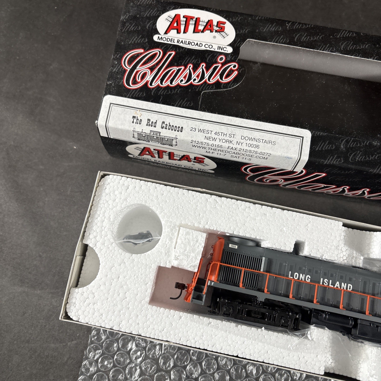 ATLAS CLASSIC HO SCALE LOCOMOTIVE #8350 ALCO RS-3 LOCOMOTIVE LONG ISLAND #1555