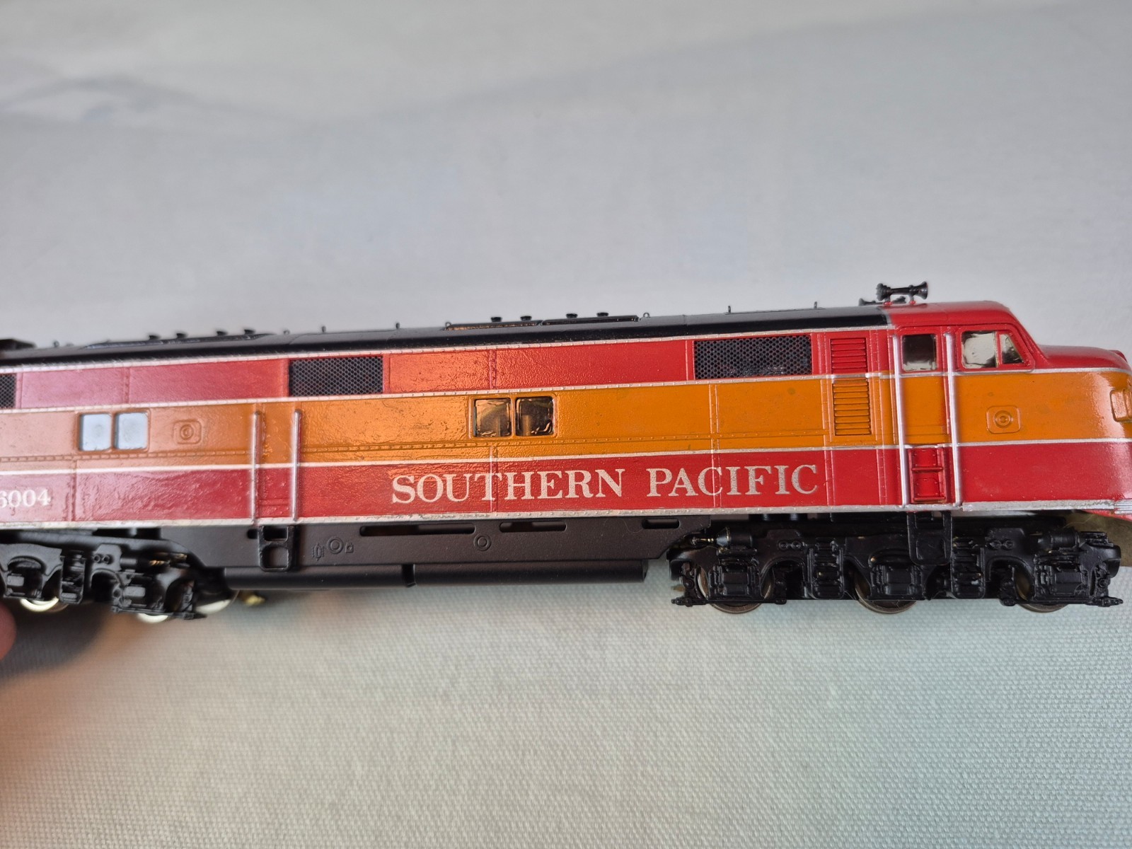 HO BRASS ORIENTAL LIMITED EMD E7A/B 2000HP STD W/LARGE # BOARDS POWERED