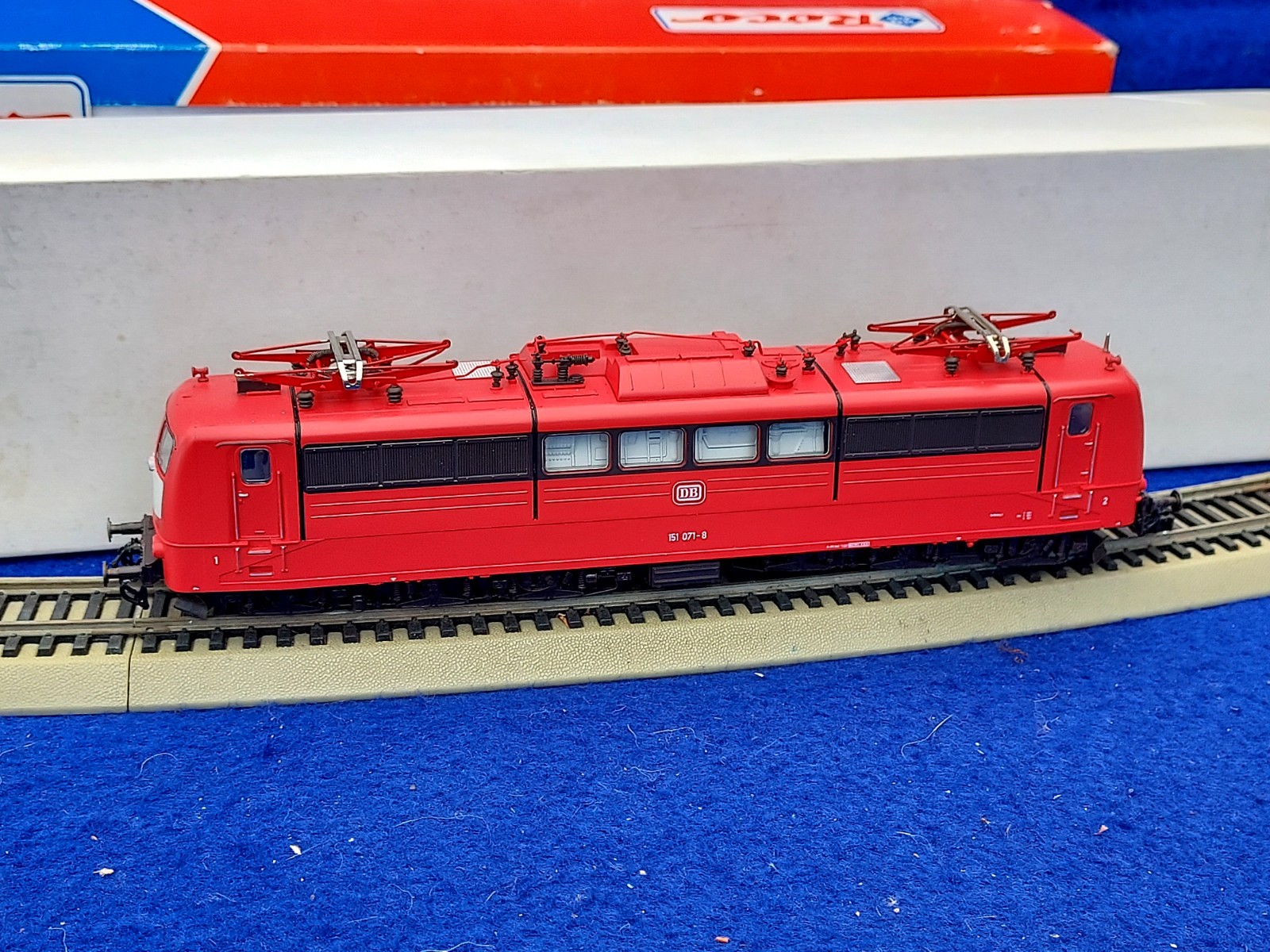 Roco H0 DB BR 151 071-8, Heavy Freight E-Lok in Traffic Red #43380 , Mint