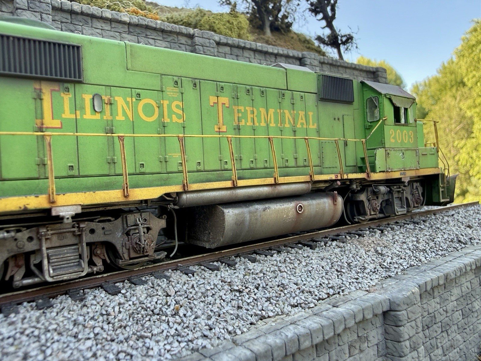 HO Scale Athearn Genesis Illinois Terminal #2003 GP38-2 DCC/SOUND/NIB/Weathered