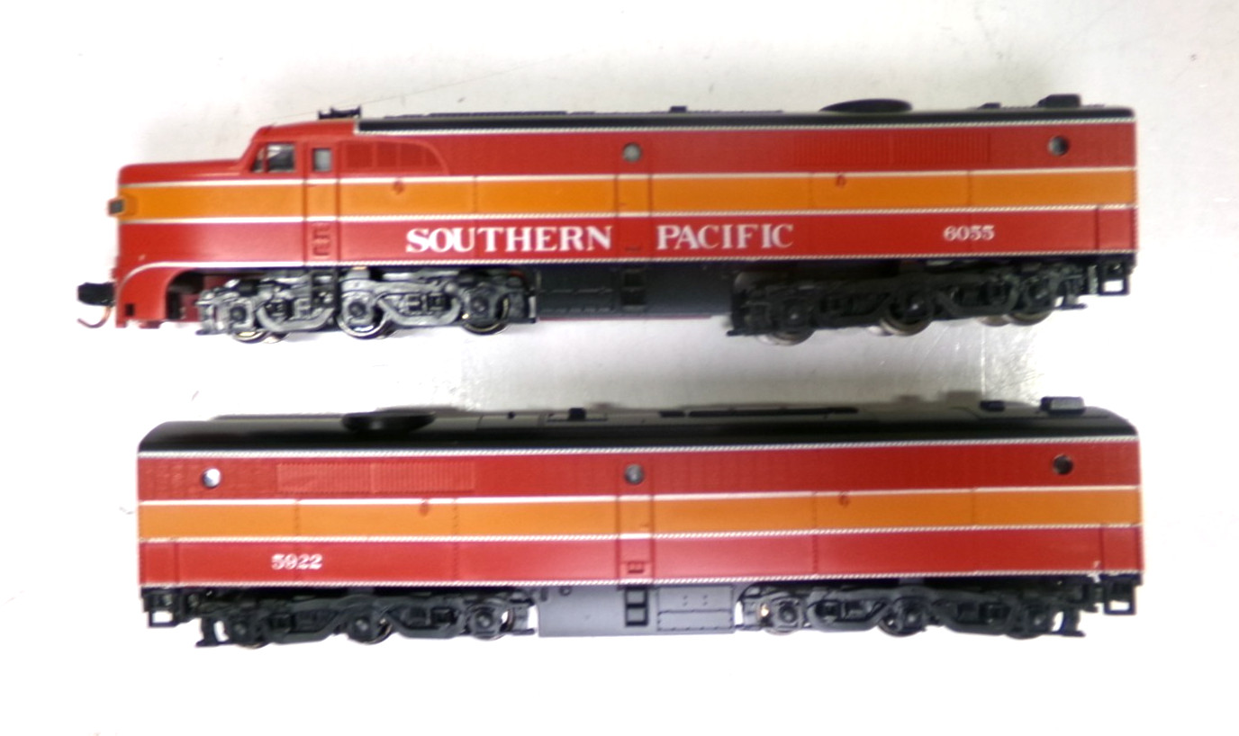 N scale Kato SP Daylight PA-1 and PB-1 diesel engine set in orig box (lot N 183)