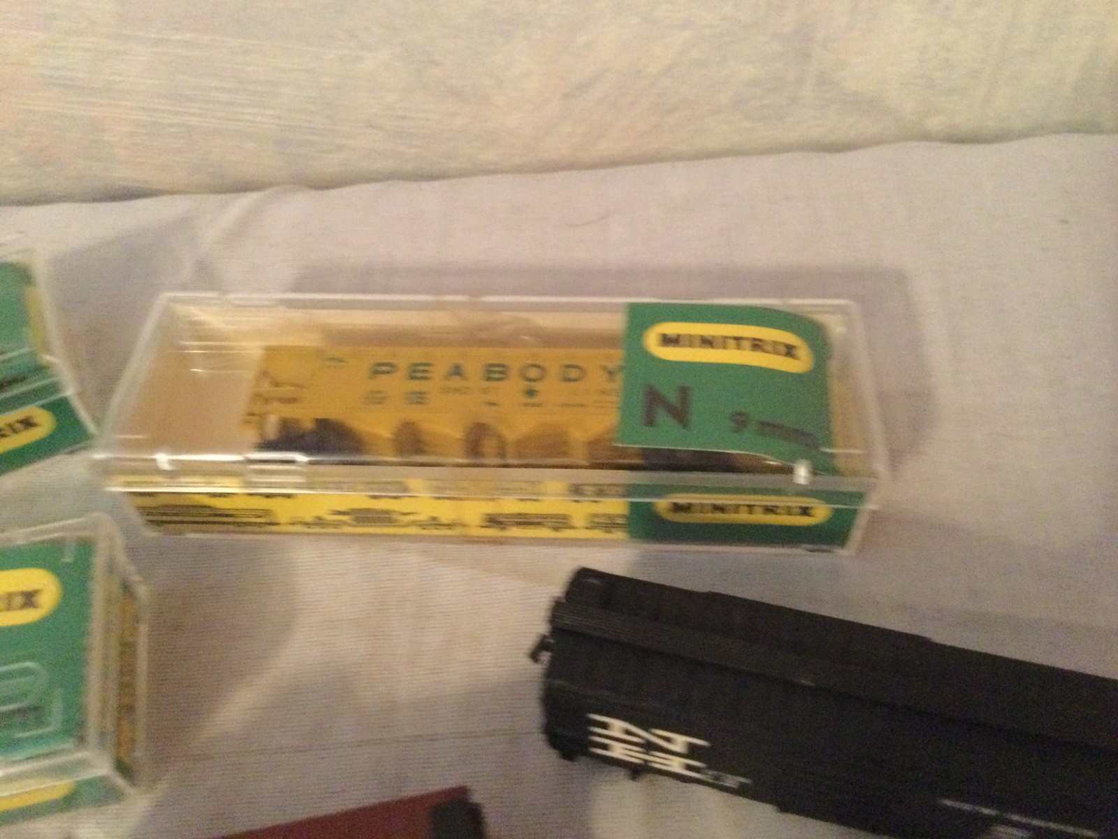 5 Minitrix passanger train N Gauge Cars