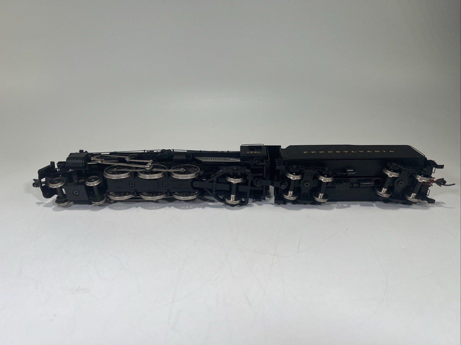 Bachmann Spectrum 84014 HO PRR K4 4-6-2 Pacific Steam Locomotive & Tender 1361 2
