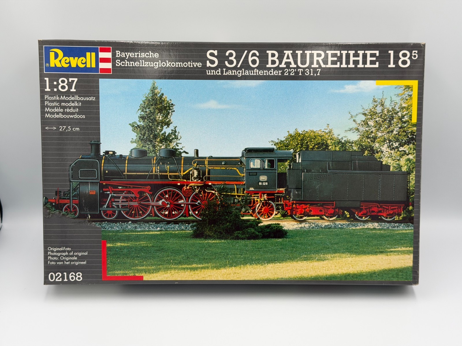 REVELL 1:87 EXPRESS LOCOMOTIVE S3/6 BR18(5) WITH TENDER 2‘2’T COLLECTIBLE MODEL