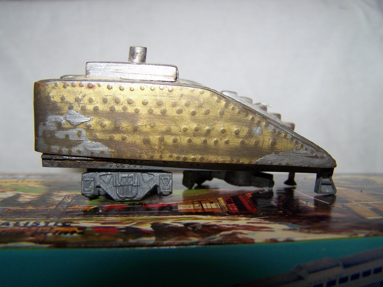 HO Scale Metal Oil Slope Back Tender
