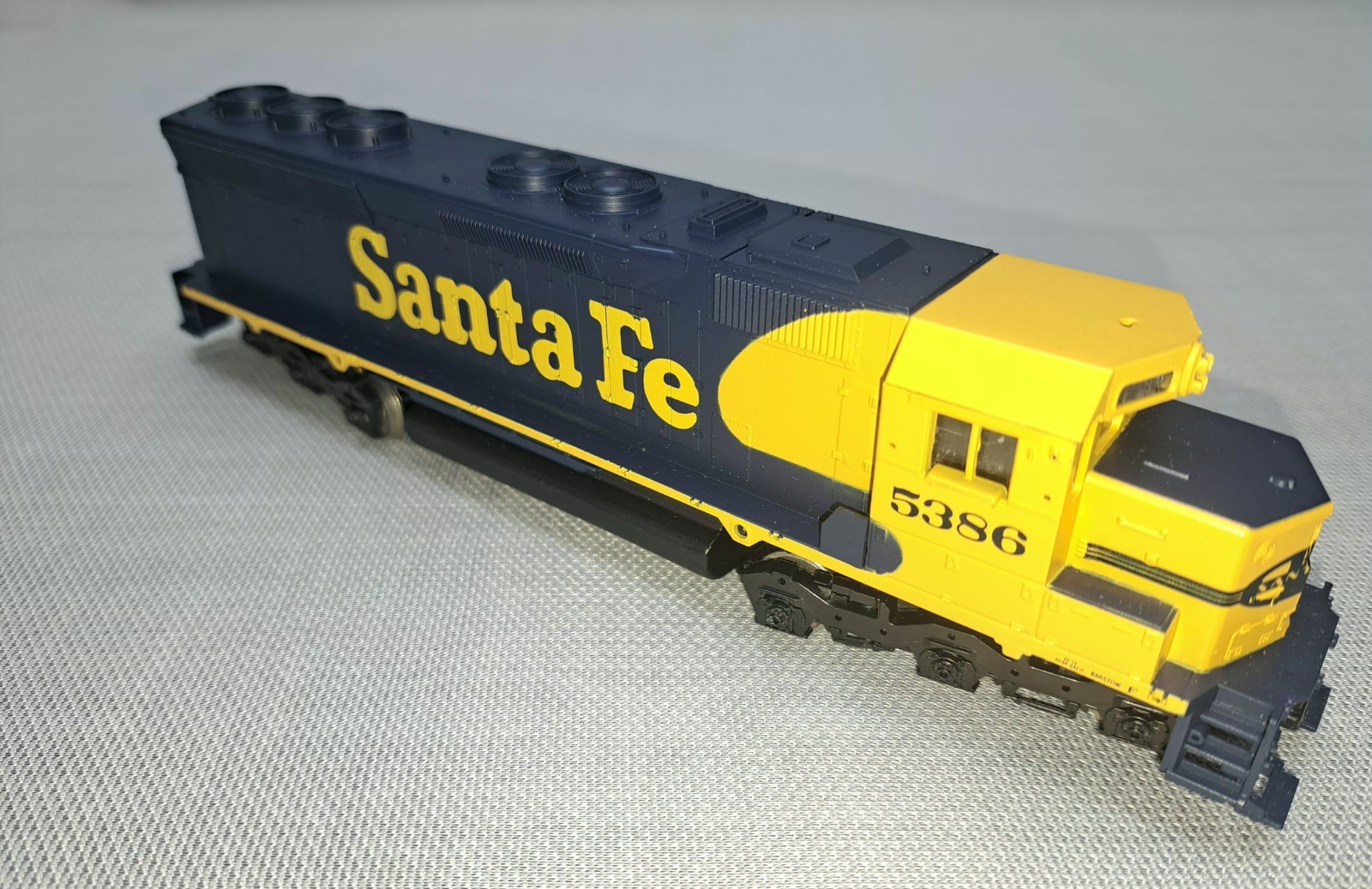 NOS Athearn GP35 Locomotive, Santa Fe #4205 HO Scale NIB