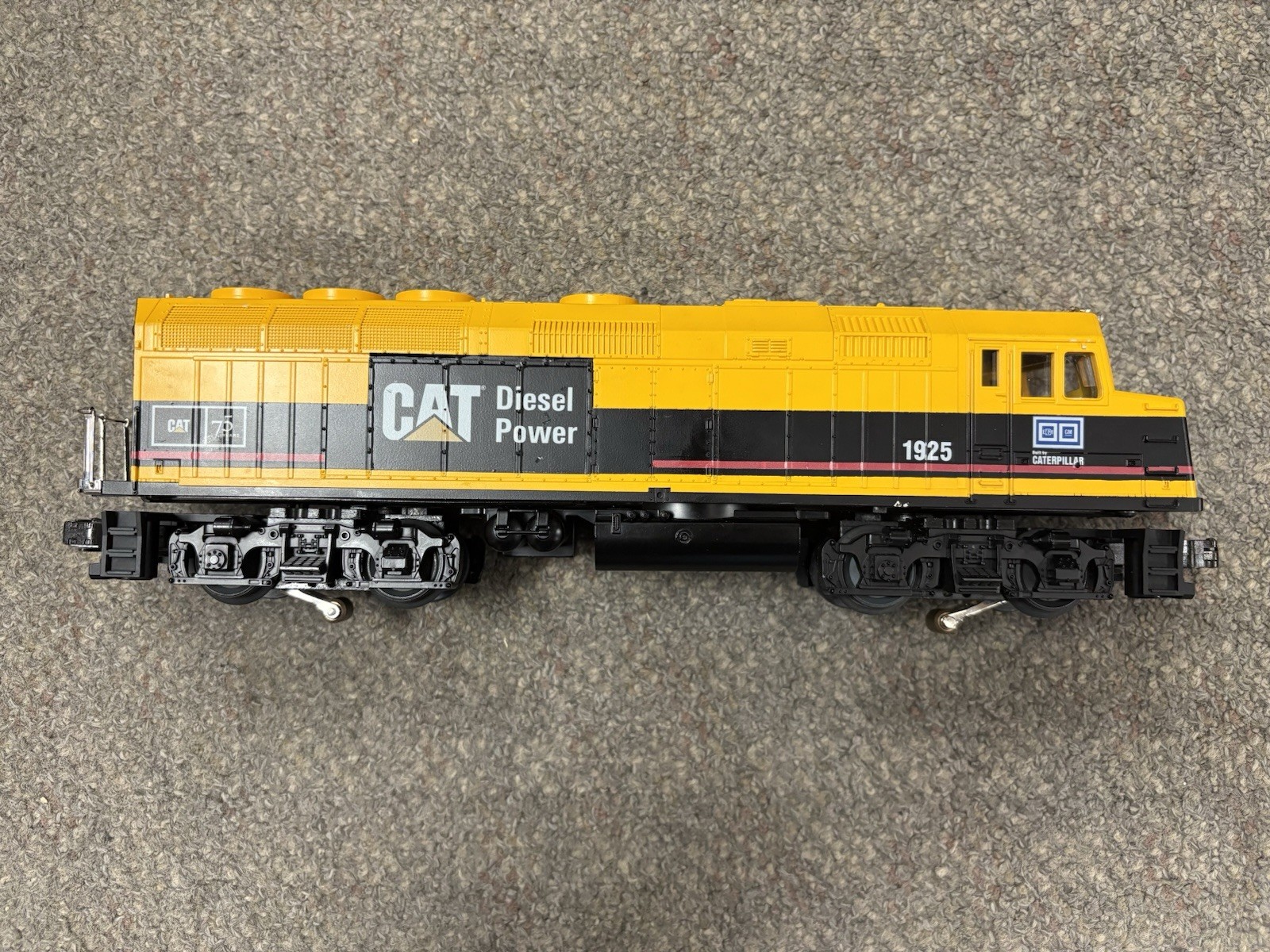 + MTH O Gauge RailKing Caterpillar CAT #1925 F40PH Diesel Locomotive w/ Horn *SS