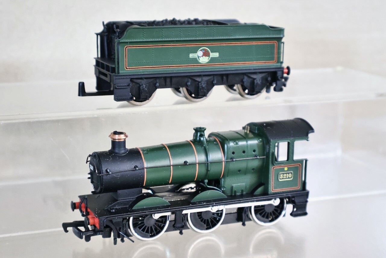 MAINLINE 37-077 BR GREEN 0-6-0 COLLETT CLASS GOODS LOCOMOTIVE 3210 BOXED og