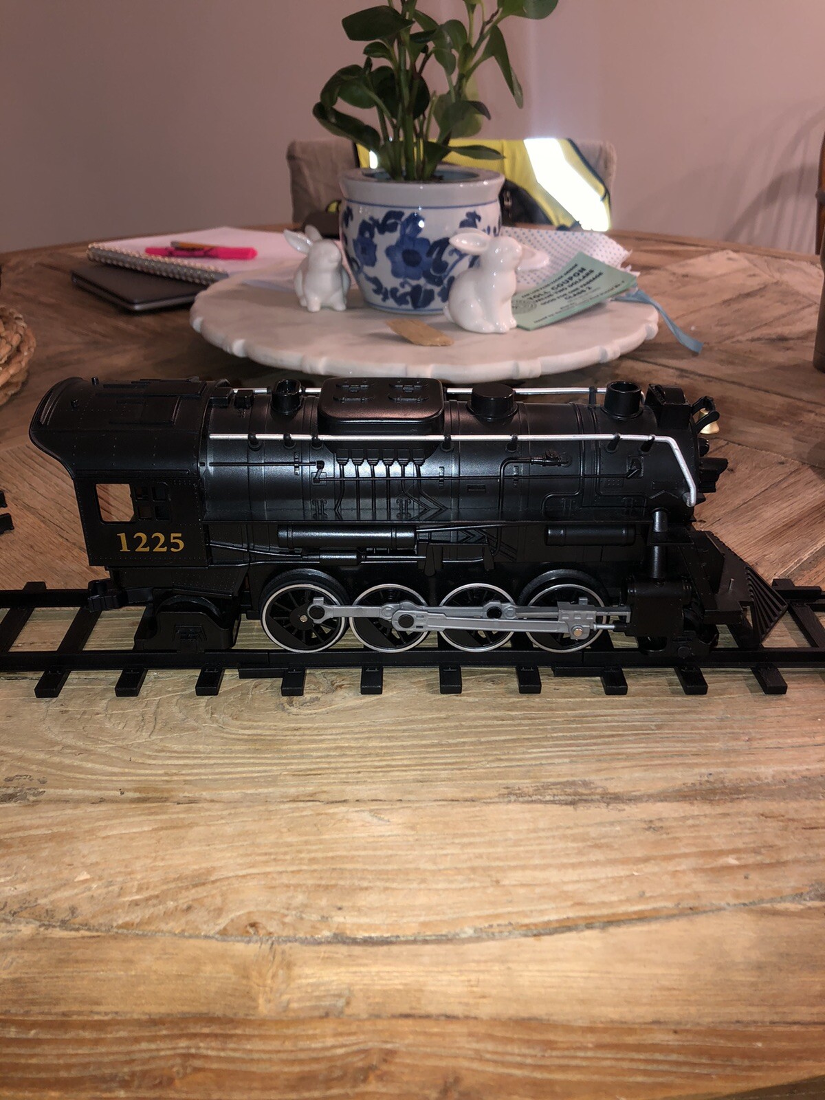 Lionel Polar Express Train Engine Locomotive 1225 Model 711795 Battery G Scale
