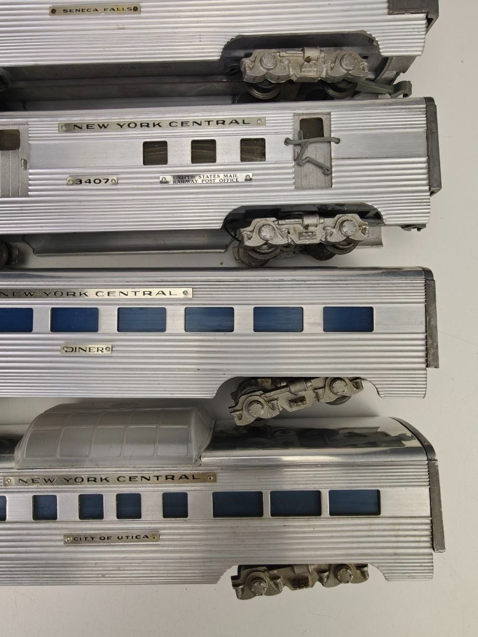 American Model Toys NEW YORK CENTRAL Aluminum O Gauge 6 Cars READ