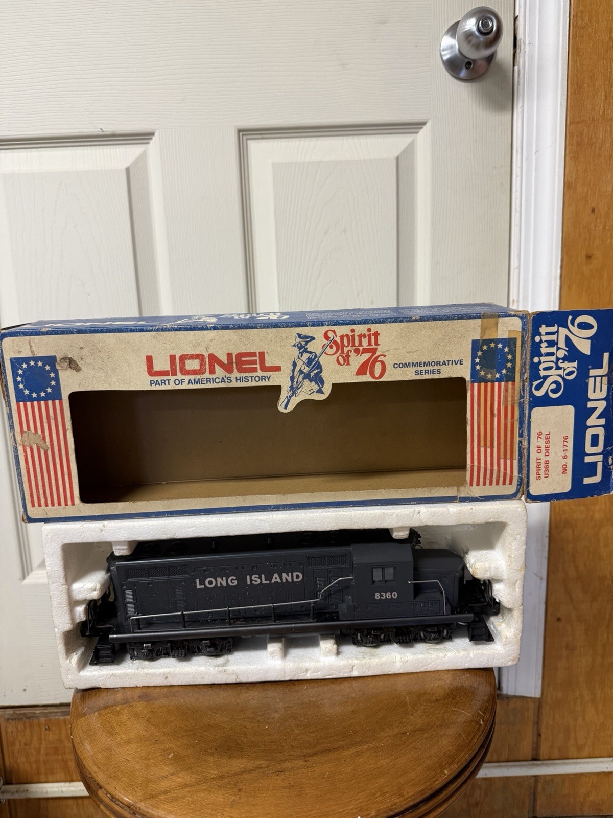 Lionel 6-8360 O Gauge Long Island GP20 Diesel Locomotive