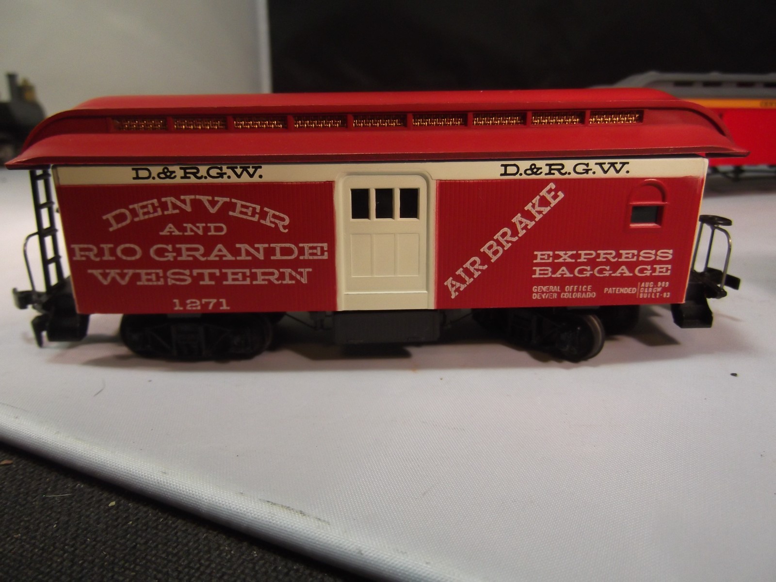 HO Scale 0-4-0 Steam Locomotive #94 and a Tender, passenger, baggage, caboose