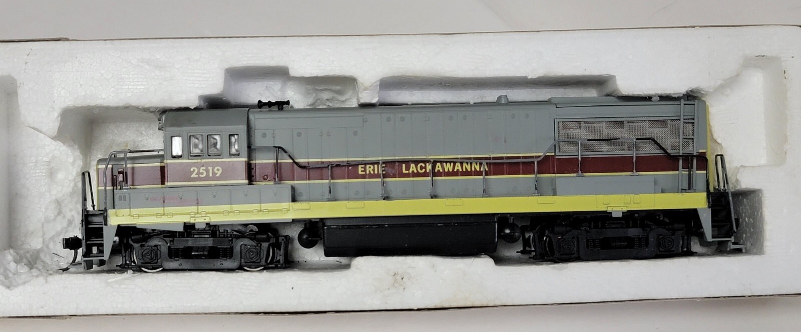 Stewart Hobbie HO GE U25B Phase IV Pwd Diesel Erie Lackawanna #2519