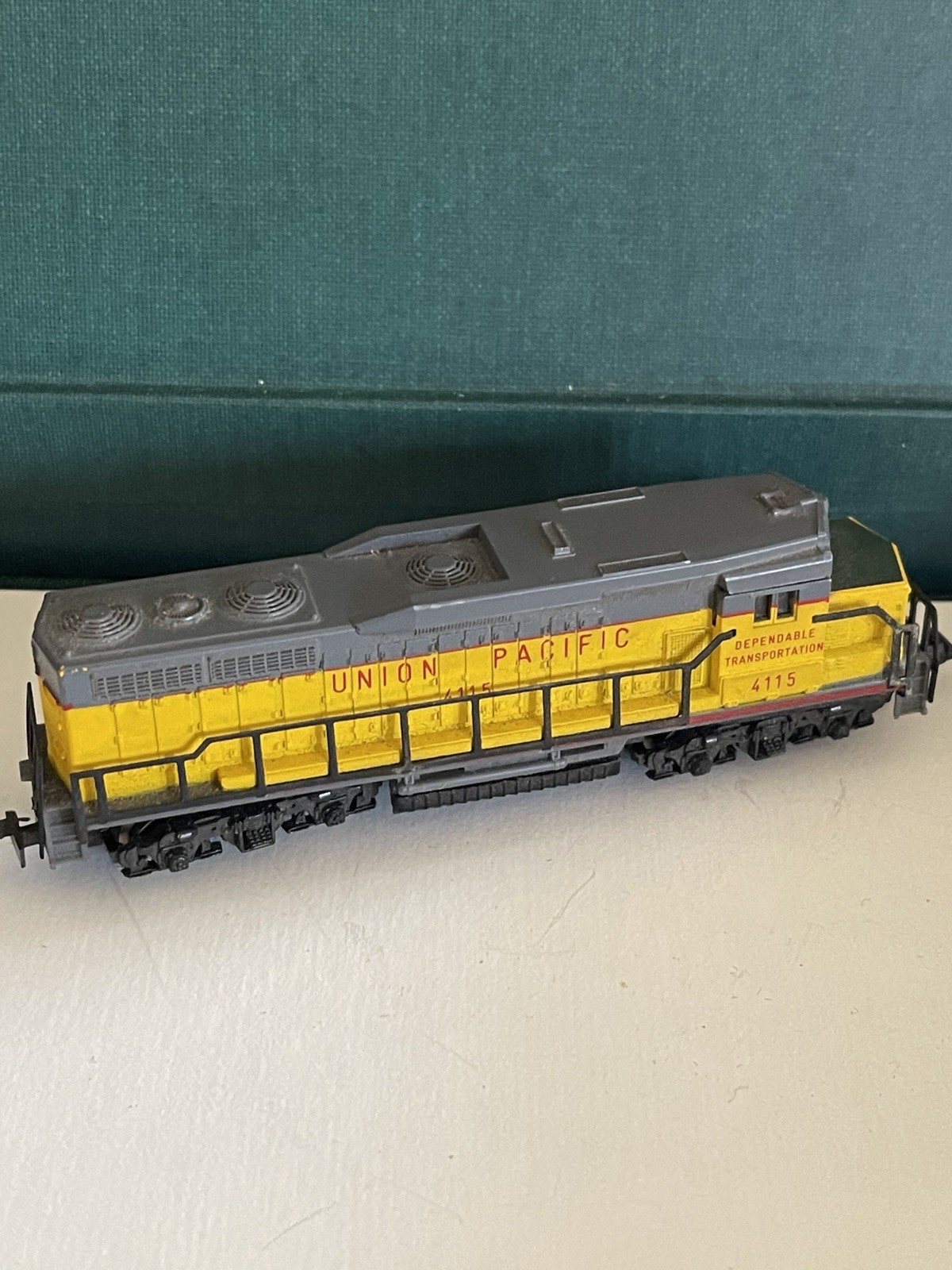 Vintage Lima Italy N Scale UNION PACIFIC YELLOW #4115 LOCOMOTIVE
