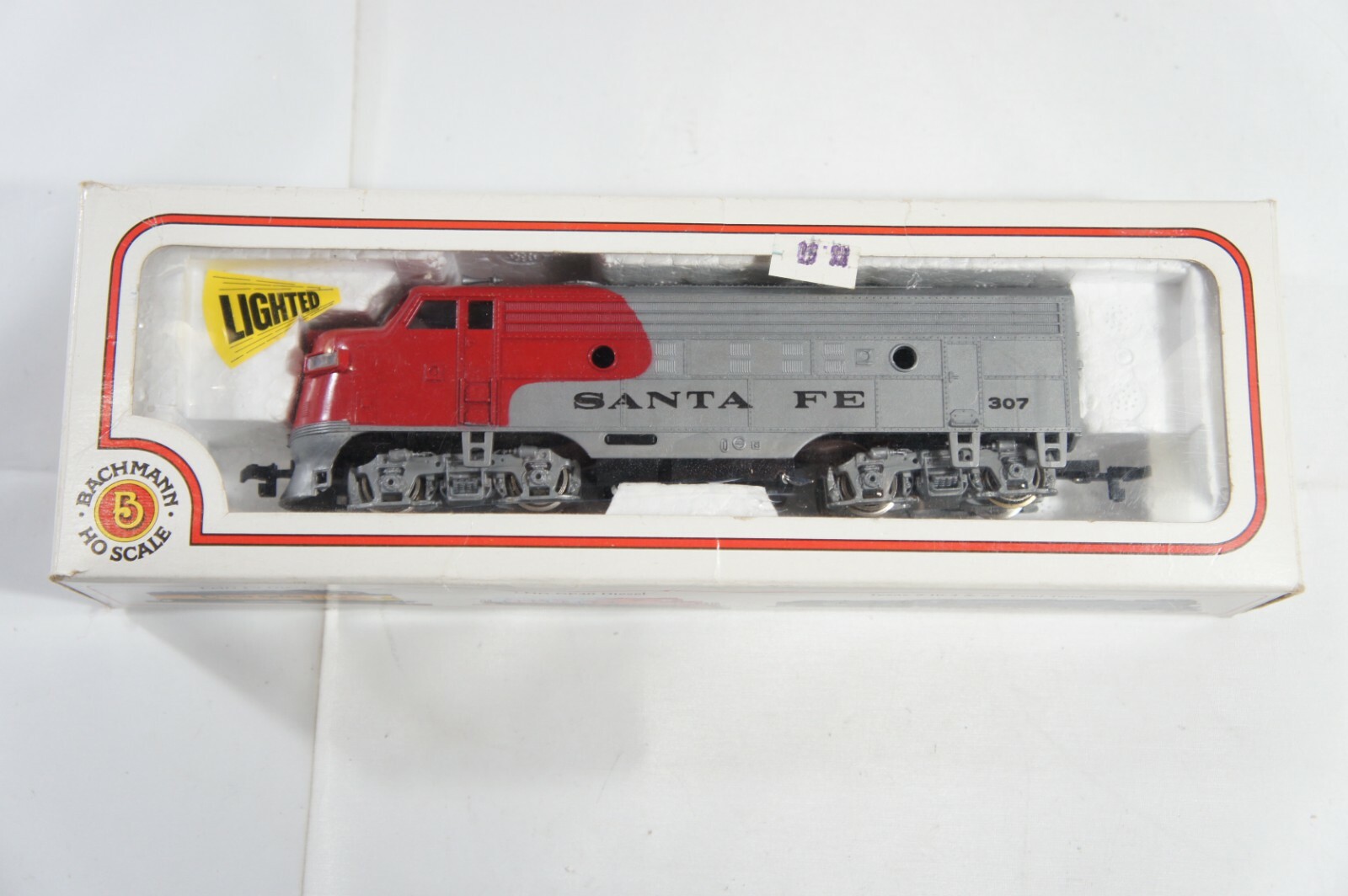 Bachman HO Scale Santa Fe Lighted Locomotive ENGINE Red Silver Black 307, in Box