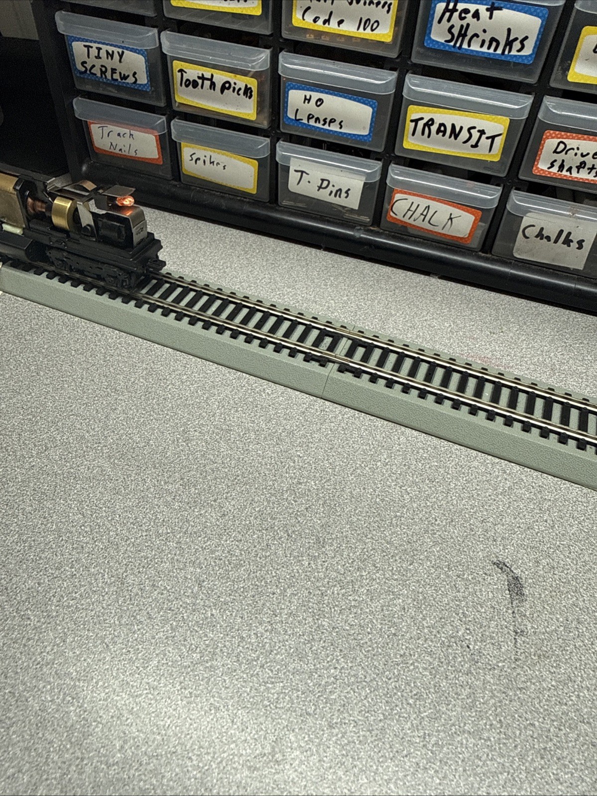 HO Athearn SW 1500 Powered Chassis Pre-owned So Nice I Almost Kept It