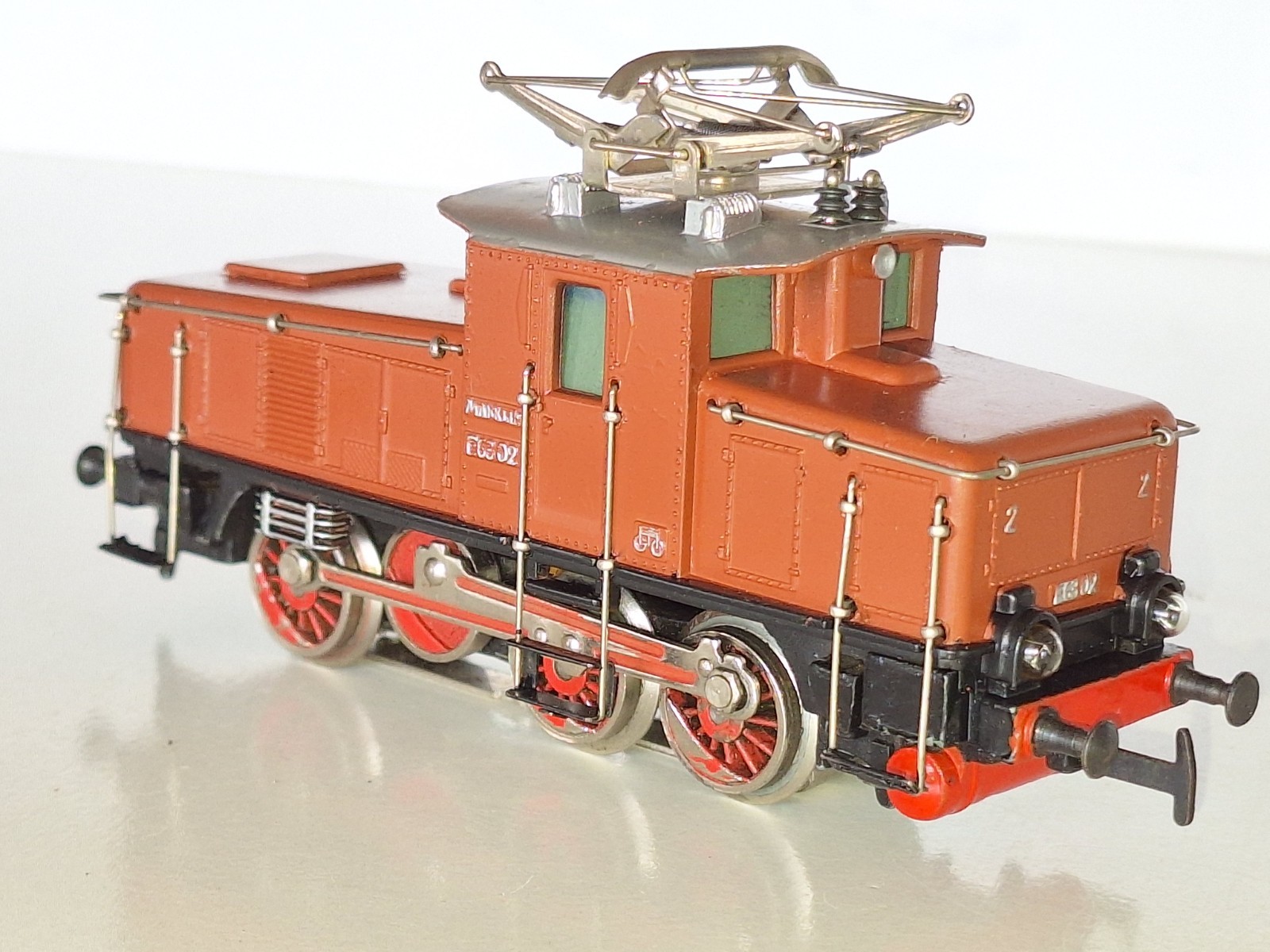 Marklin CEB 800, 3002. 0-6-0 Electric Loco. 3 rail AC analogue. Excell Cond. HO.