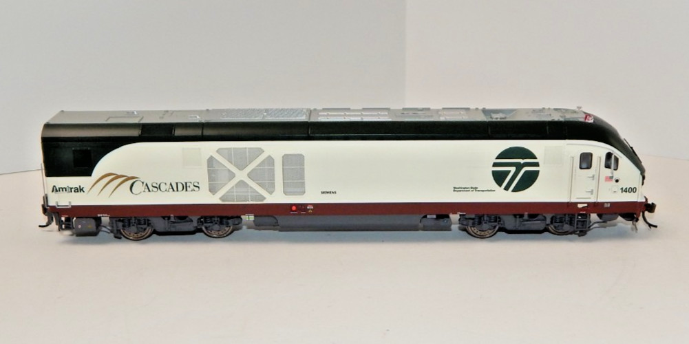Bachmann HO #67904 AMTK Cascades Charger SC-44 DCC/Sound WOWSound RTR #1400 NEW