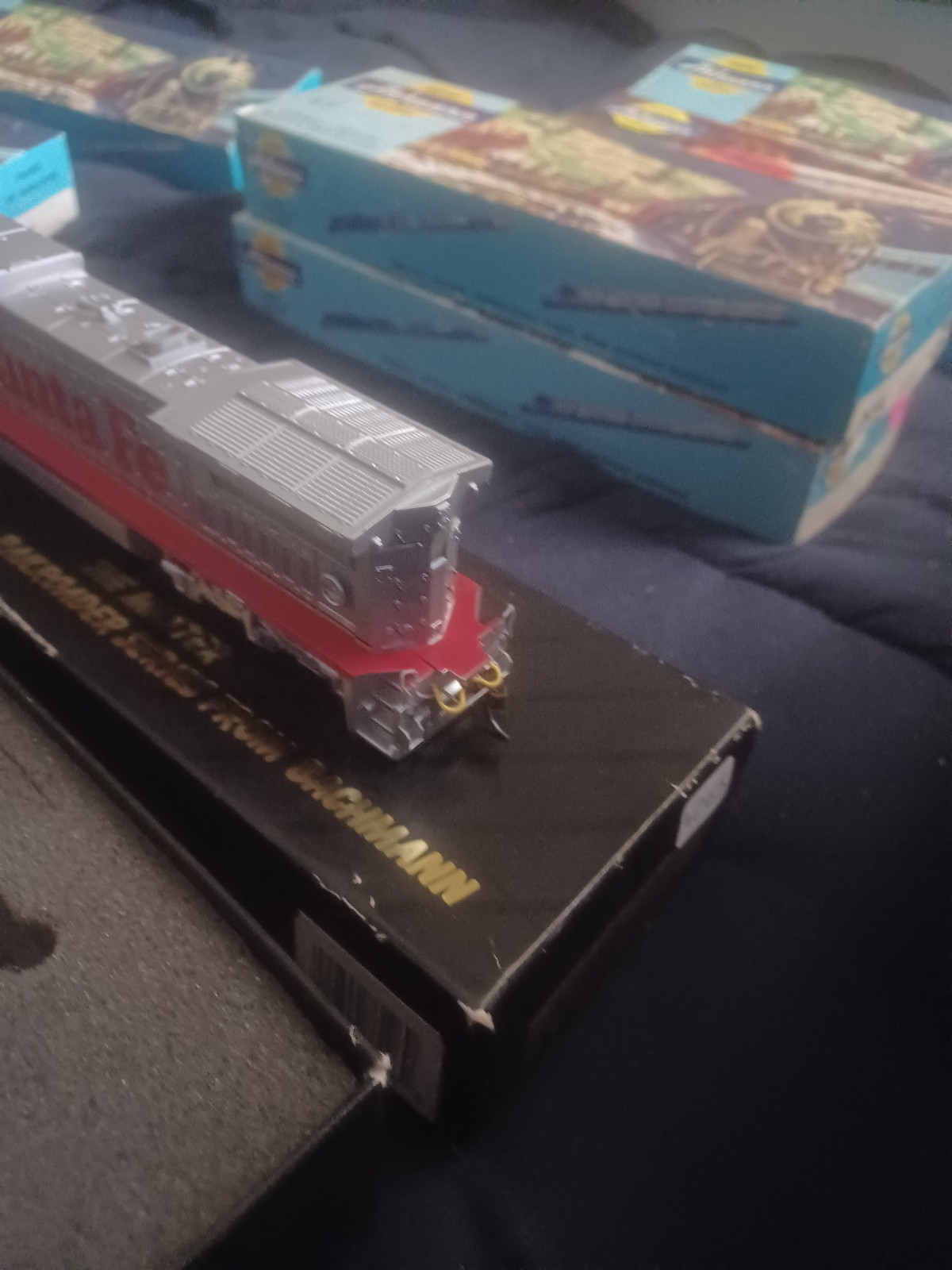 Bachmann Spectrum Ho Scale GE Dash 8-40CW Locomotive Santa Fe