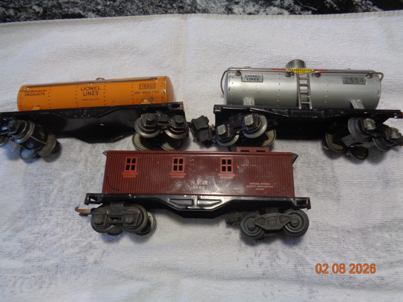 Lionel Vintage Pre War (1937-41) # 1668 Black Steam Loco, #1689T Tender & 3 Cars