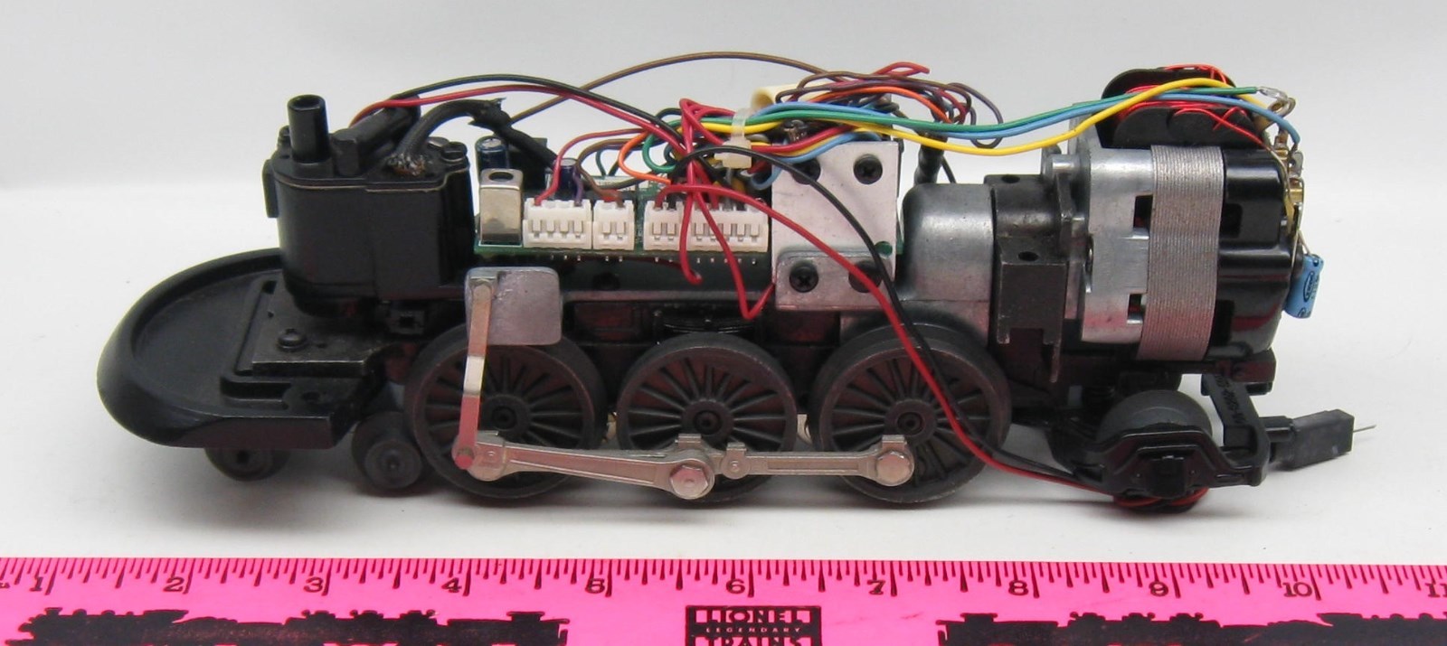 Lionel 4-6-2 Torpedo Steam locomotive Shell and frame assembly