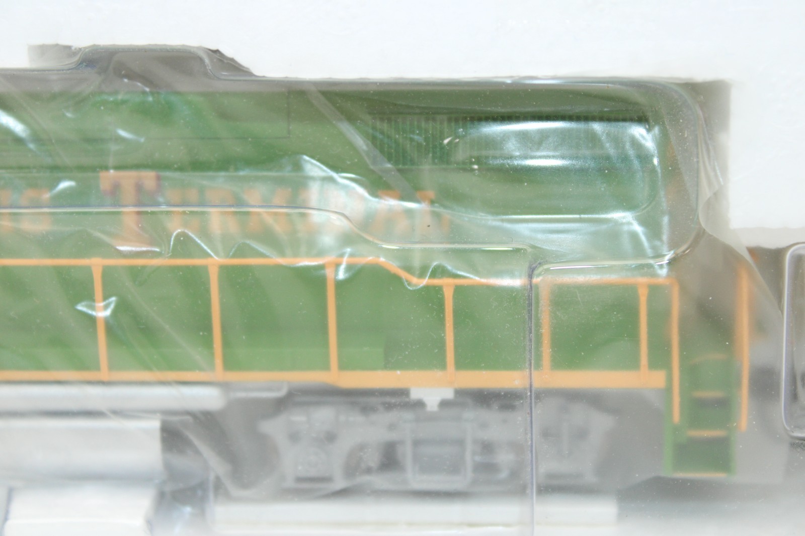 Atlas HO Scale IT Illinois Terminal EMD GP38-2 Diesel Locomotive #2004 DCC Ready