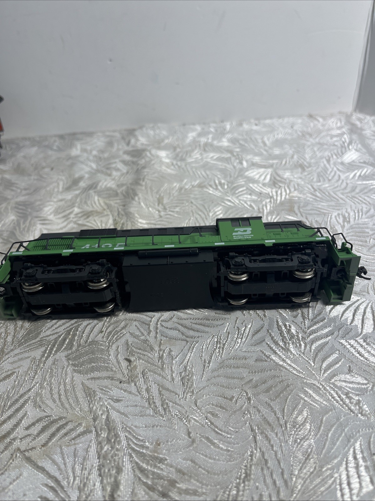 Atlas Kato HO Scale 1:87 Burlington Northern #4185 BN RS-11 Diesel Locomotive