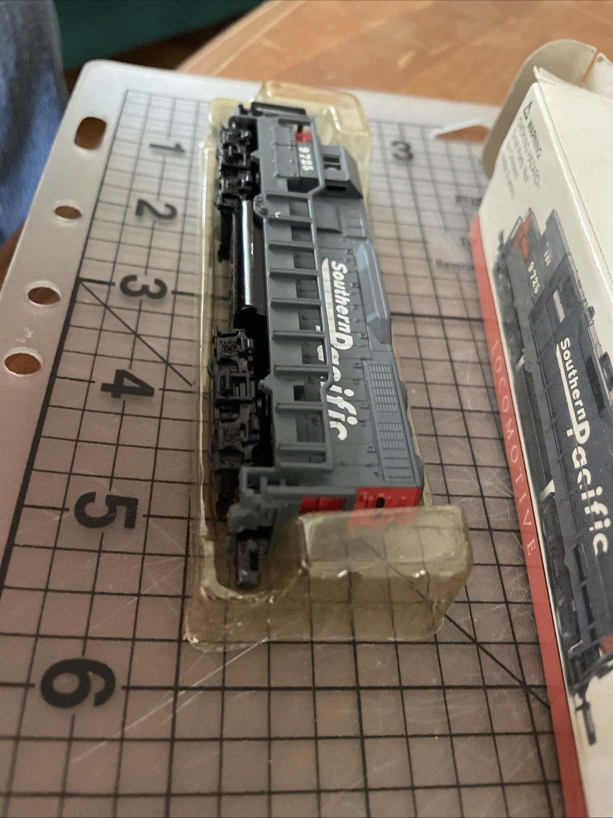 New In Open Box 1 Southern Pacific Locomotive # 9725 Model Train No 418