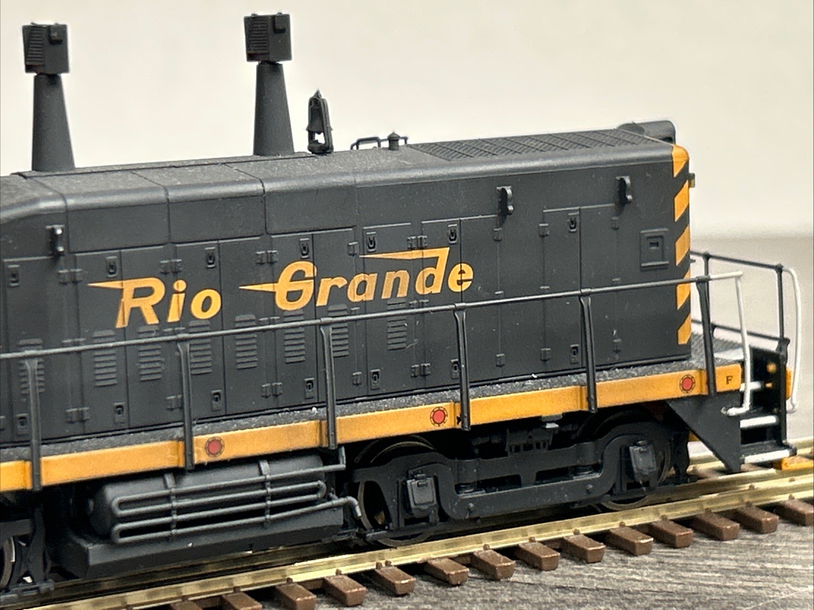 Walthers Proto HO #920-41437 EMD SW1200 Locomotive D&RGW #138 *Custom Weathered