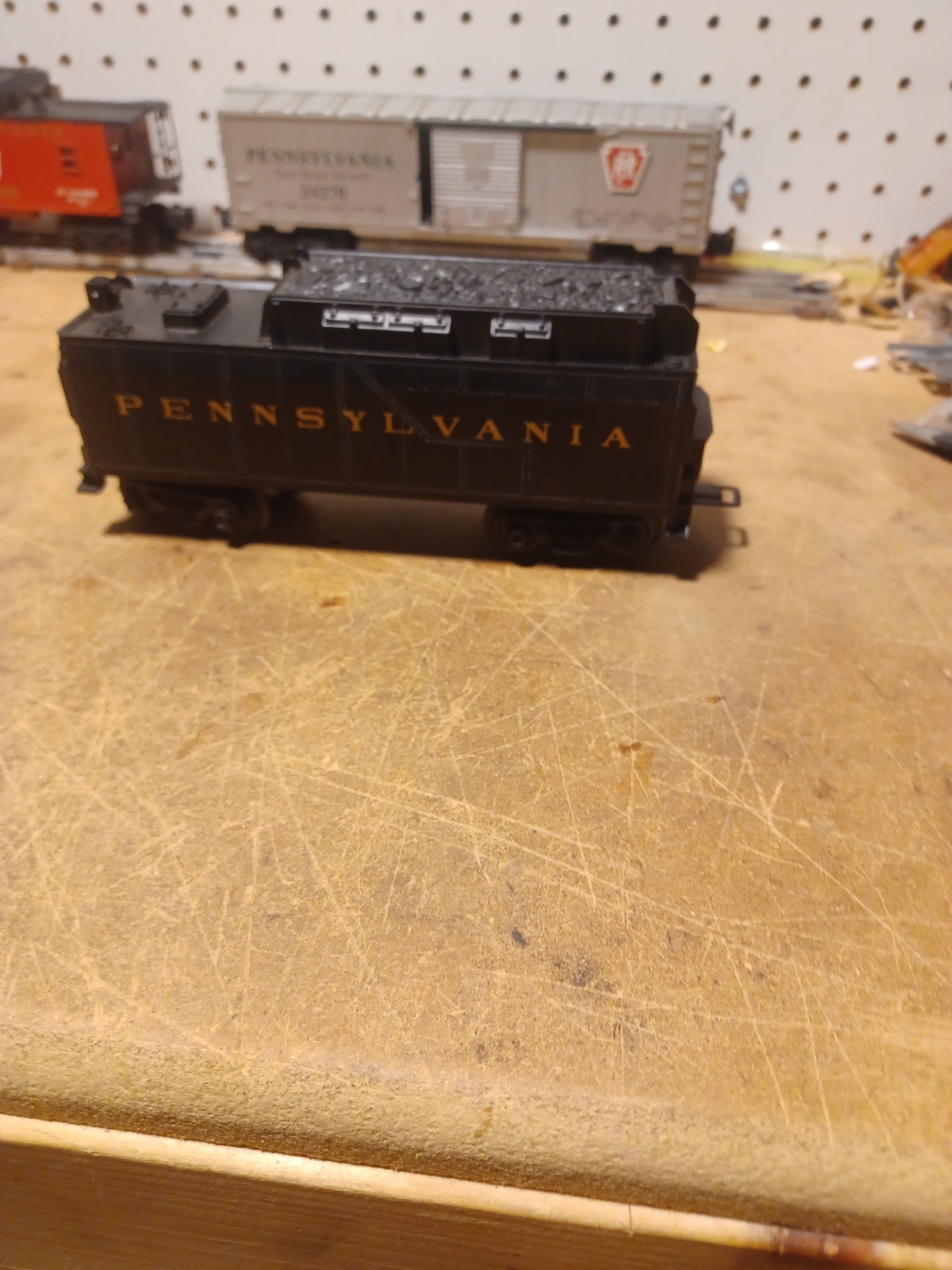 Lionel Cast Metal Steam Engine and Tender and Cars and Caboose O Gauge