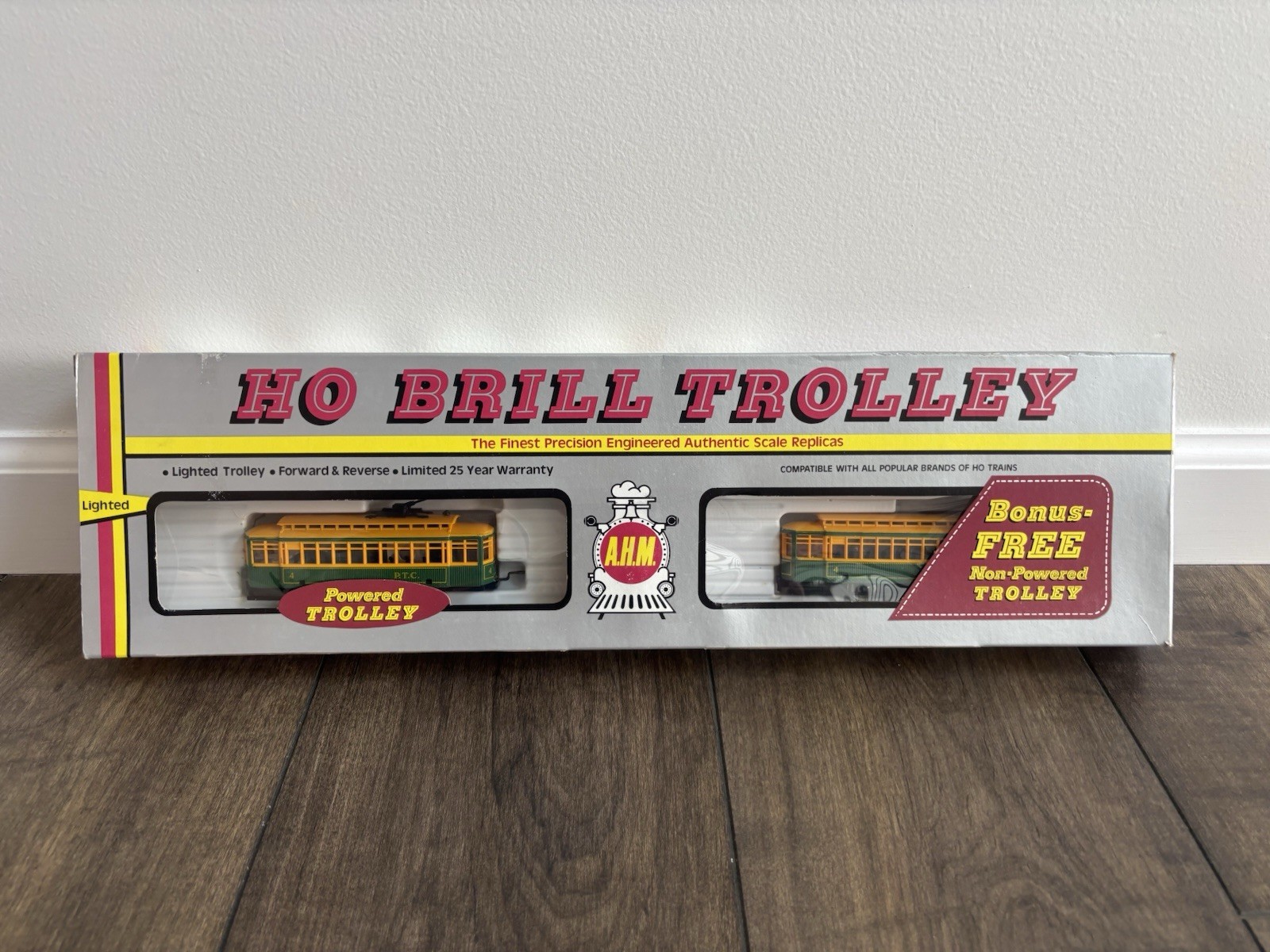 AHM, HO Scale 16951 PTC Power & Dummy Non-powered Trolley’s Set New In Box