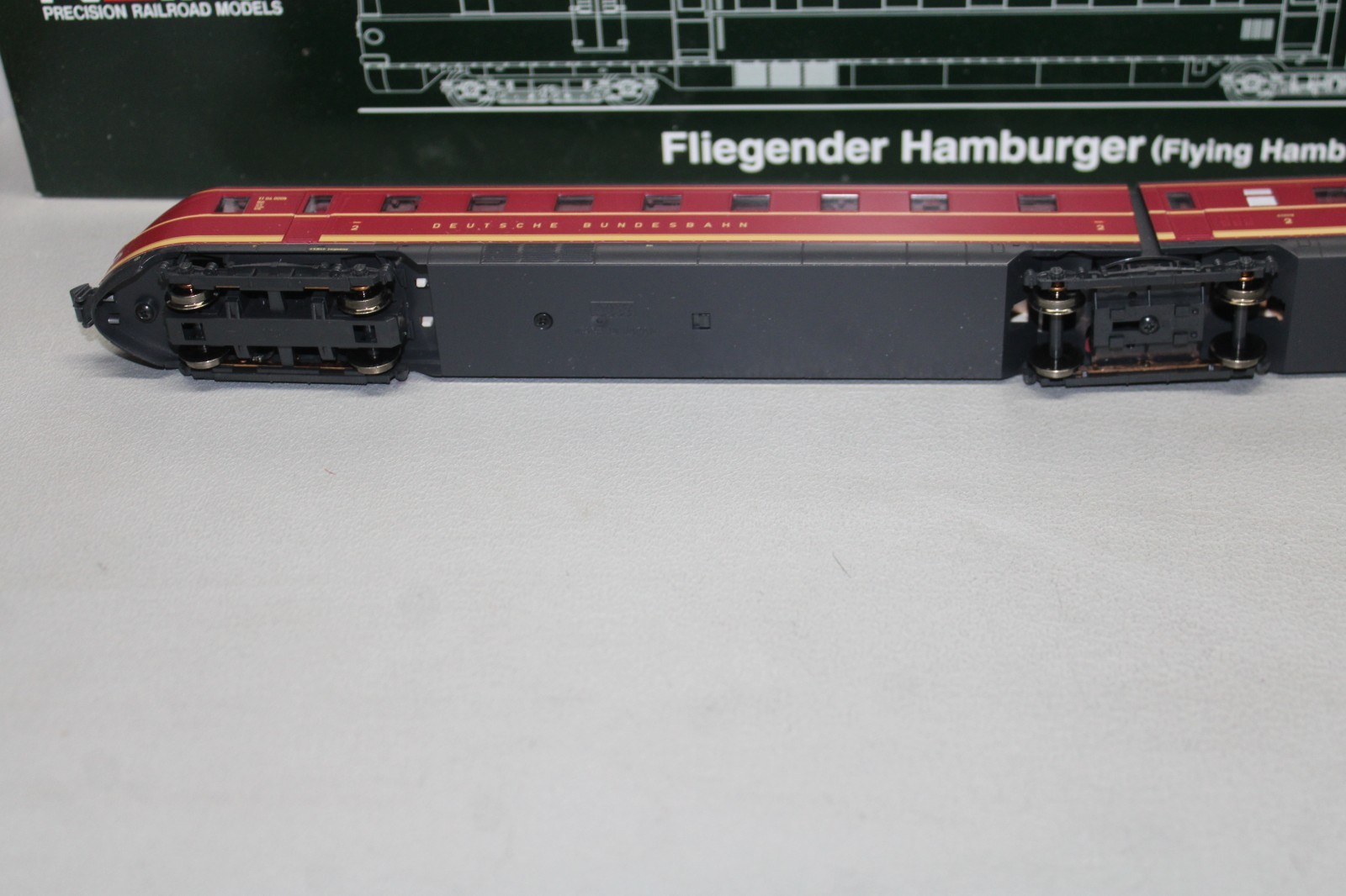 KATO K30703-1 Diesel Railcar VT 04 “Flying Hamburger” DB H0 In Box
