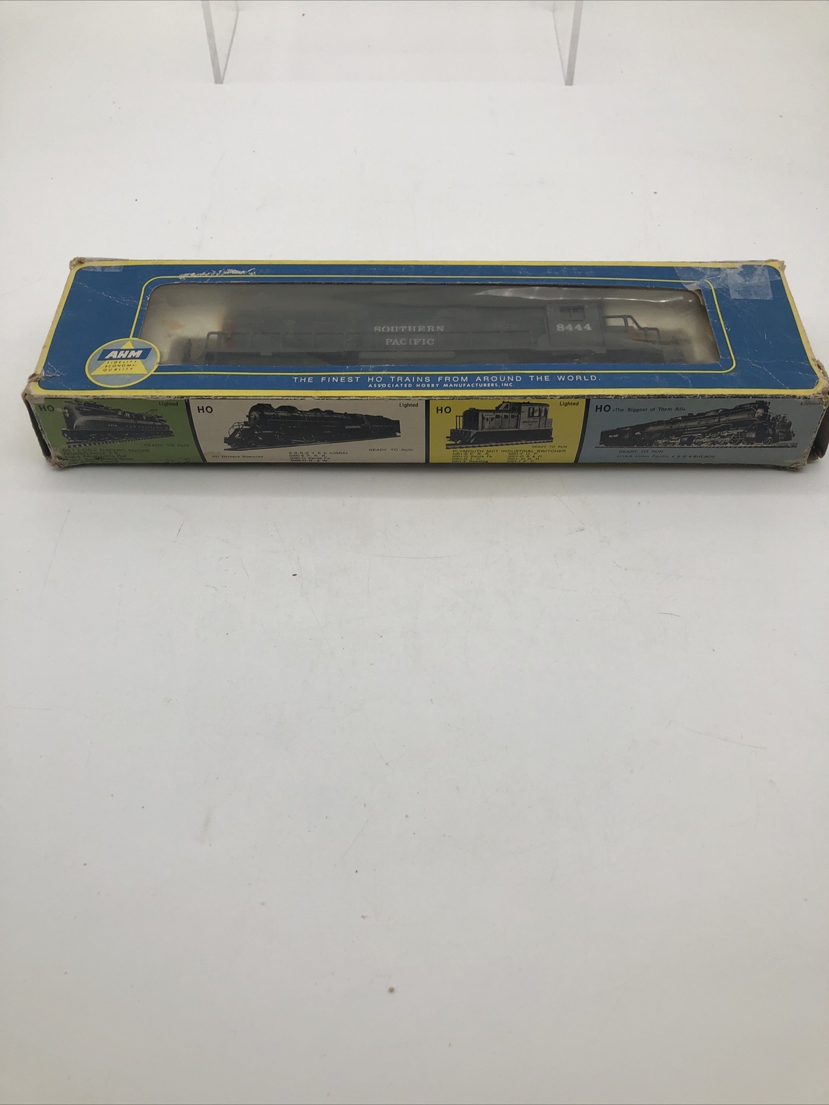 AHM #5030-06 EMD SD-40 Diesel Road Switcher HO 1:87 Scale NOS Tested See Video