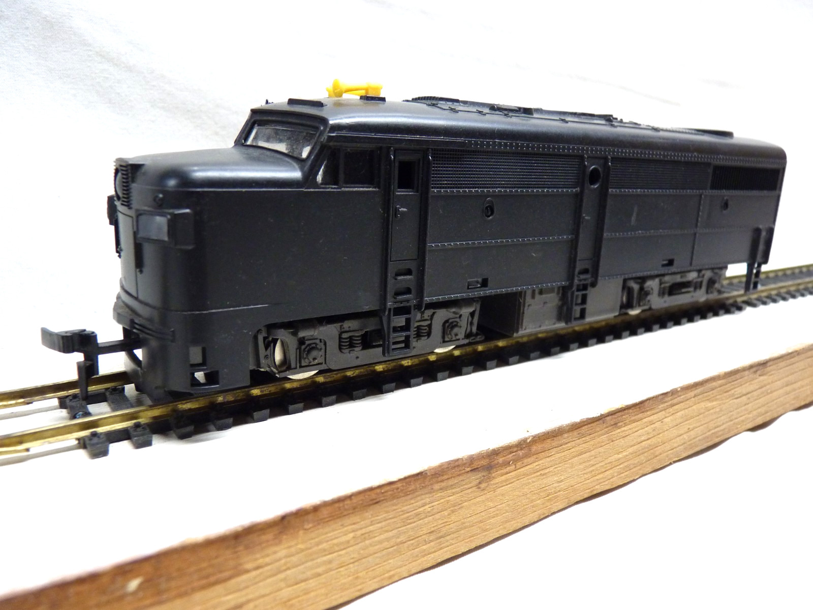 HO Scale Dummy B Unit Roco Un Marked Solid Black Lighted Vintage – Fast Shipping