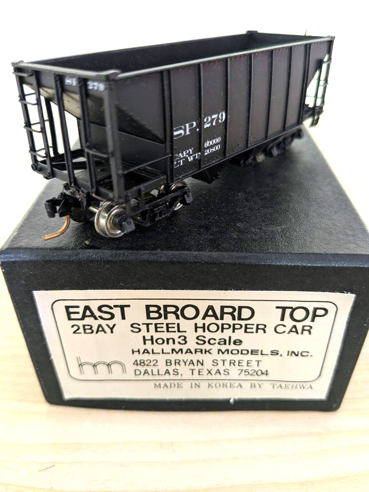 HALLMARK BRASS EAST BOARD TOP 2-BAY STEEL HOPPER CAR HOn3 **CUSTOM-PAINT **NICE!