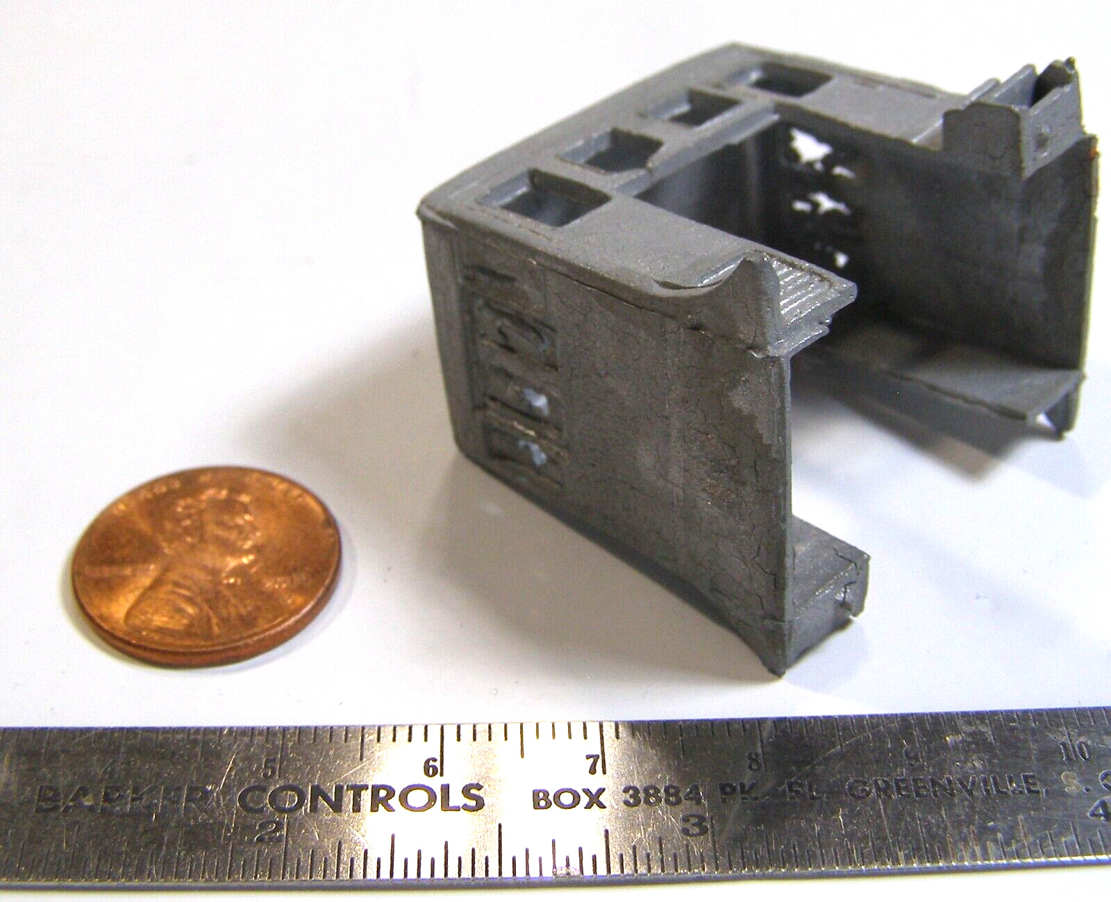 Unknown Brand Die Cast HO Scale Model RR Locomotive Cab Part RTN