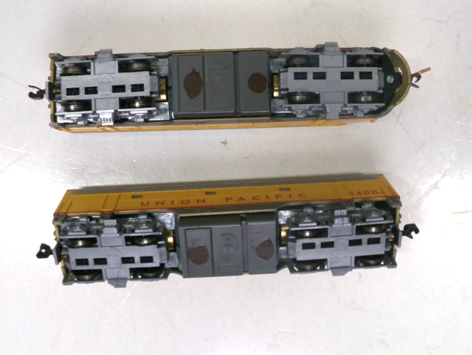 N scale Kato Union Pacific F7 A+B diesel engine set in orig box (lot N 185)