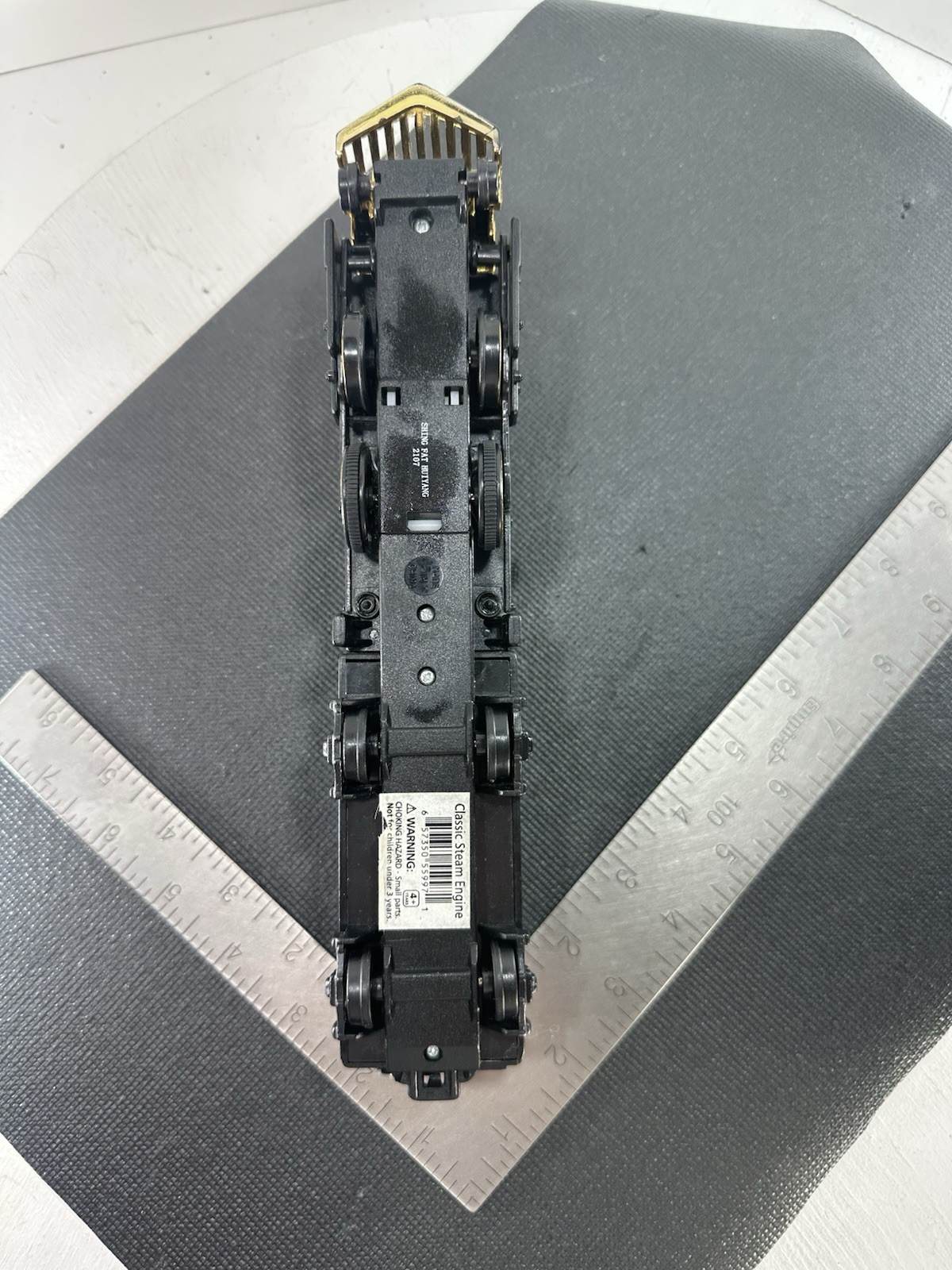 New York Central Classic Steam Engine Locomotive Train Black Gold Plastic