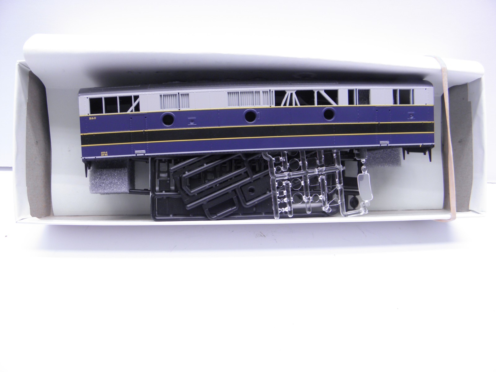 INTER MOUNTAIN – F-7B LOCOMOTIVE SHELL KIT BALTIMORE & OHIO #273- X HO SCALE KIT