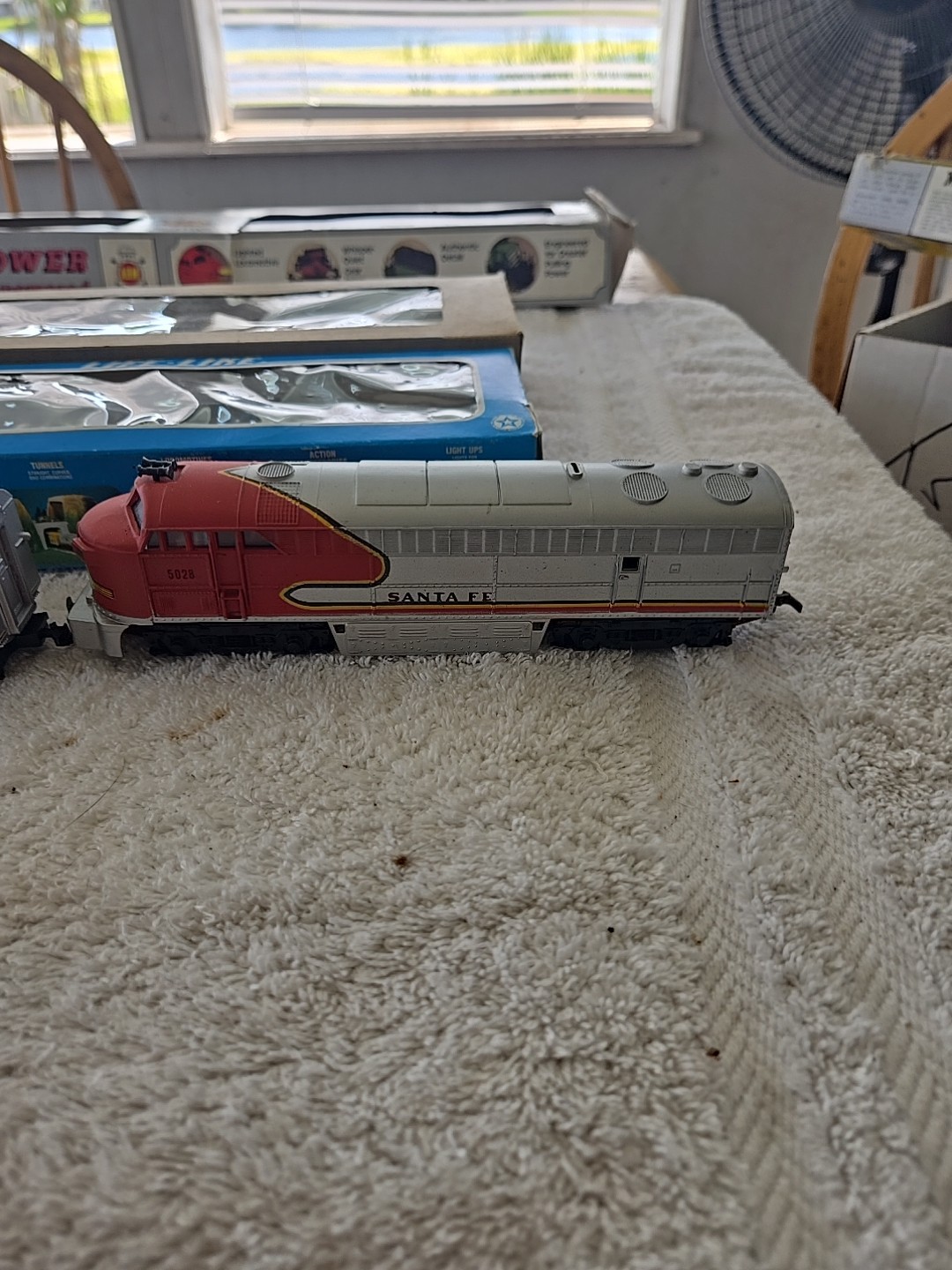 A.H.M. Santa Fe FM&DMY 16602 HO Diesel Power Powered/Non-Powered Locomotives NIB