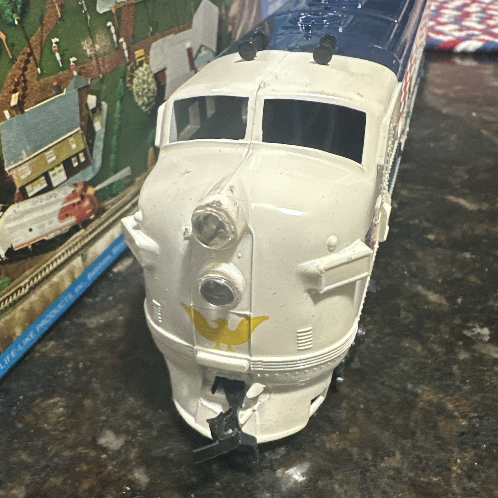 Life-Like HO EMD F7 Diesel Locomotive U.S. Bicentennial 1776 MPN 08281