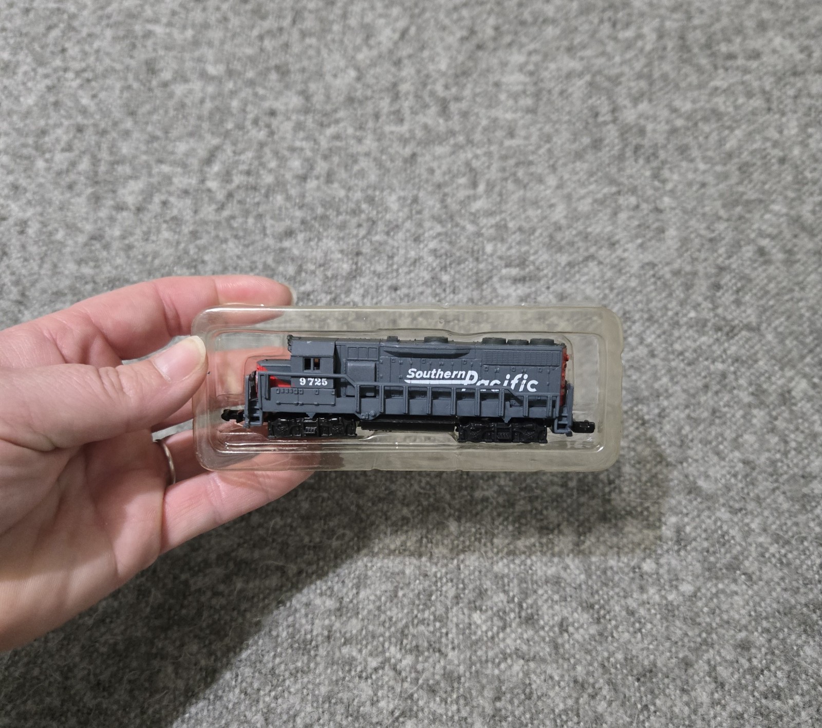 New In Open Box 1 Southern Pacific Locomotive # 9725 Model Train No 418