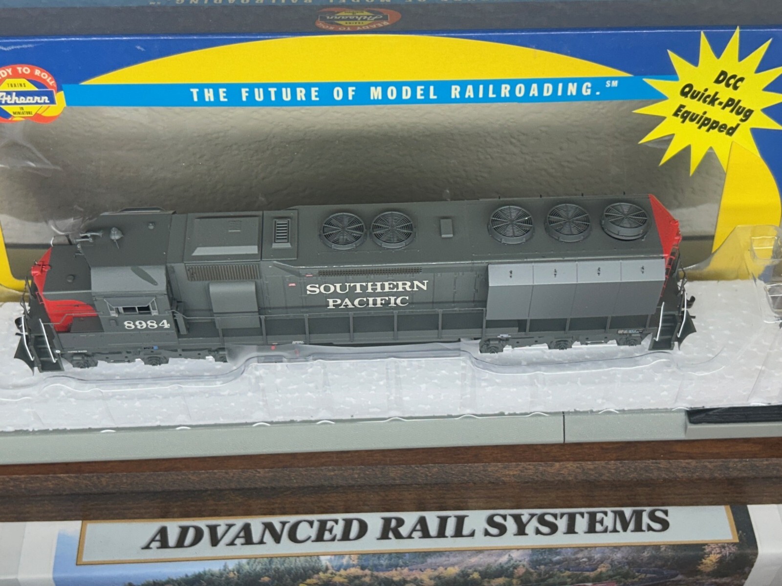 SOUTHEN PACIFIC – SP ” ELEPHANT EARS ” – SD45 LOCO DC/DCC Ready HO Scale NEW OOP