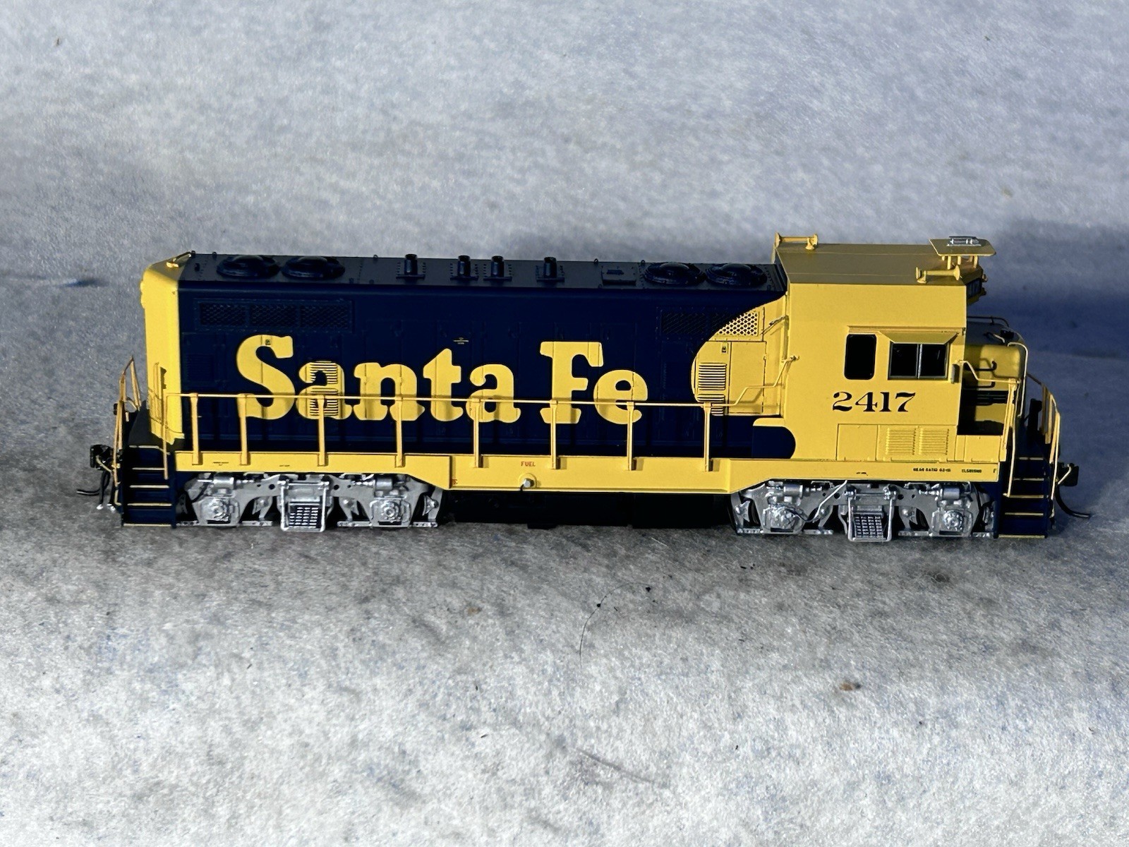 Beautiful Rapido Santa FeRR EMD CF-7 #2494 DC/Silent DCC Ready HO
