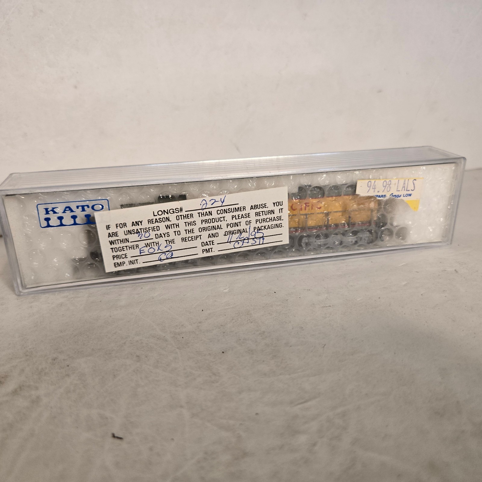 Kato 176-30C N Scale Union Pacific GE C30-7 Loco. Runs. Japan.