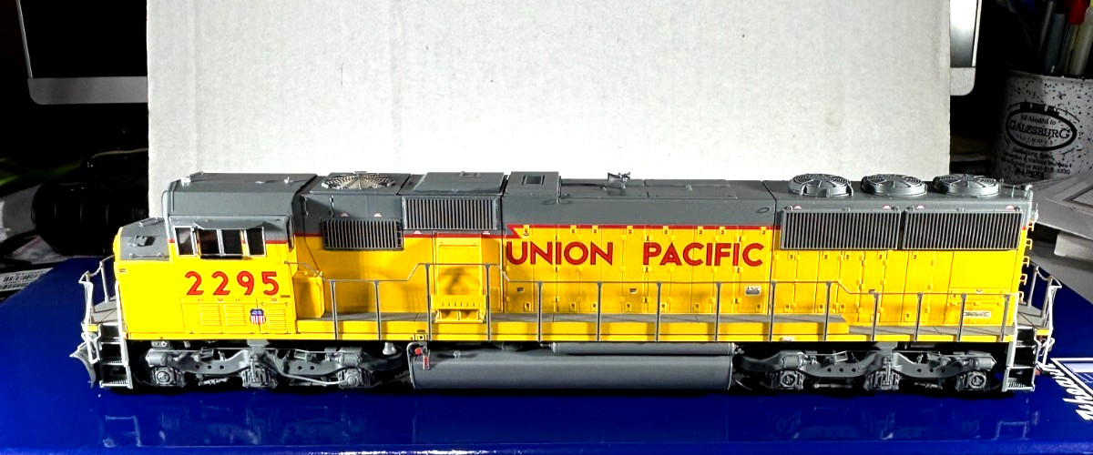 ATHEARN GENESIS HO SD60M-TRI-CLOPS LOCOMOTIVE W/TSUNAMI2 SOUND&DCC UP ATHG75618